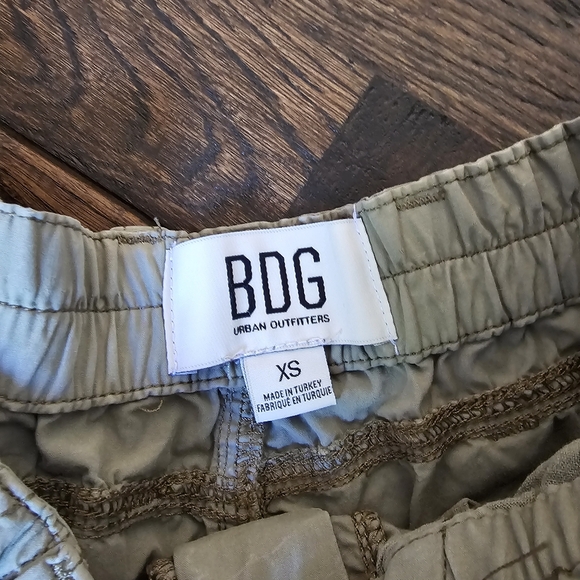 BDG URBAN OUTFITTERS WOMENS LOW RISE BAGGY CARGO PANTS SIZE XS - Picture 4 of 7